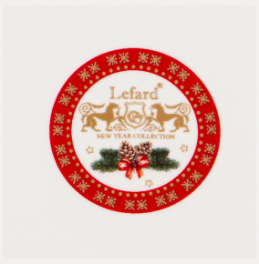 Тарелка 21 см красная  LEFARD "С Новым годом! /Часы /Дед Мороз и Снегурочка" / 268592