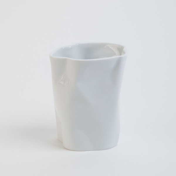 Чашка 370 мл без ручки белая  Cmielow Design Studio &quot;BENT&quot; / 163394